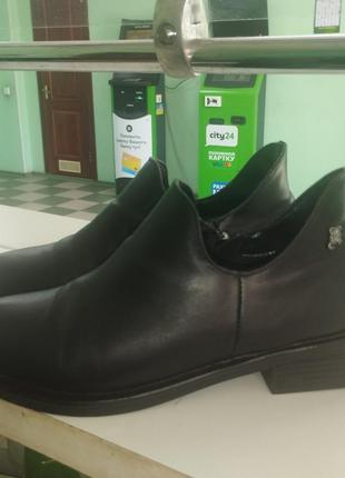 Продам ботльоны демисезонные