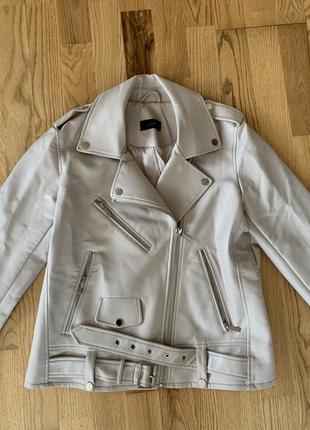 Шкірянка бежевого кольору (кожанка)