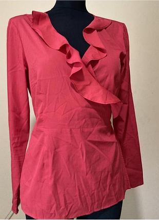 Стильна червона блуза на запах з рюшами