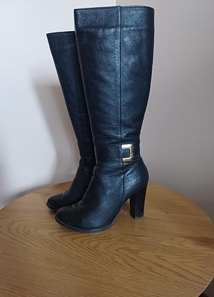 Чоботи чорні жіночі