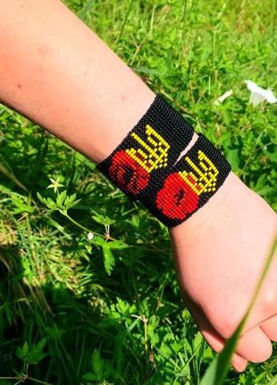 Браслеты ручной работы из бисера