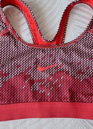 Спортивный бюстгальтер топ фирмы nike размер s
