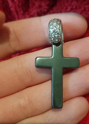 Крест кулон с гематитом уско серебро