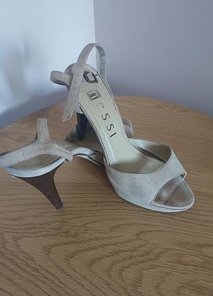 Босоножки летние замшевые, на каблуке