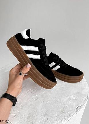 Велюровые кеды