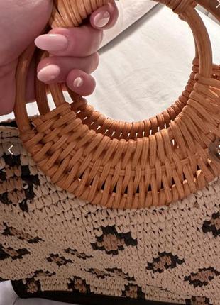 Сумка h&m плетеная с двумя деревянными ручками и ремешком на плечо6 фото