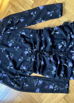 Платье с открытой спиной