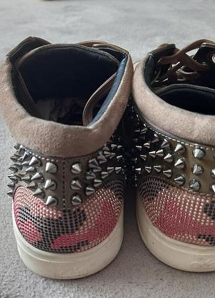 Брендовые кроссовки royaums. италия.