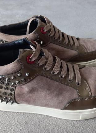 Брендовые кроссовки royaums. италия.