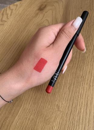 Олівець для губ від nars