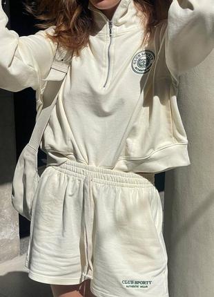 Женский костюм