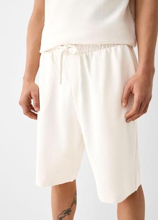Фактурные мужские шорты bershka