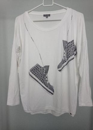 Футболка з аплікацією і стразами