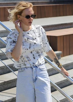 Футболка оверсайз укорочена в стилі moschino ✨