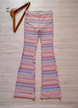 Штани. xs. 34. брюки клеш. неформальная одежда. штаны расклешенные.