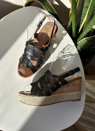 Босоножки на платформе