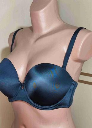 Бюстгальтер з формованою поролоновою чашкою на кісточках