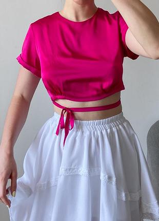 Сатиновый малиновый топ с завязками на талии