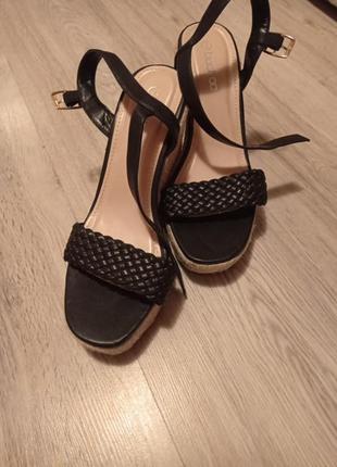 , босоніжки