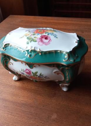 Продаю красивую фарфоровую шкатулку