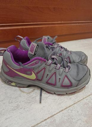 Стильні фірмові легесенькі кросівки кросовки