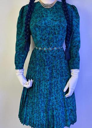Винтажное пышное платье платья в цветах розах в складку в стиле laura ashley