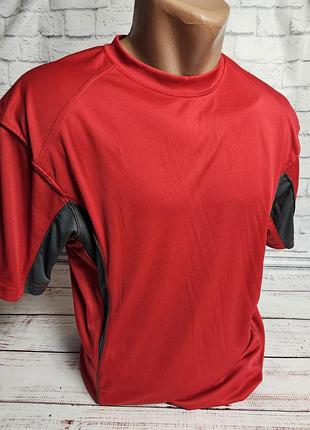 Фирменная футболка