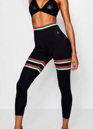 Спортивные лосины / леггинсы бренда boohoo