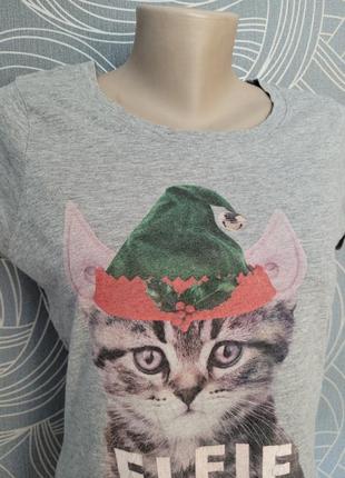 Красивая футболка кошечка