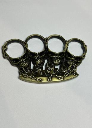 Брелок кастет (іграшка)