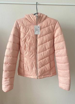 Нова куртка з капюшоном