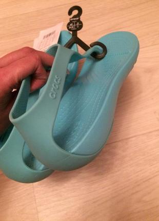 Босоножки шлепанцы вьетнамки флипфлопы кроксы оригинал serena flip crocs