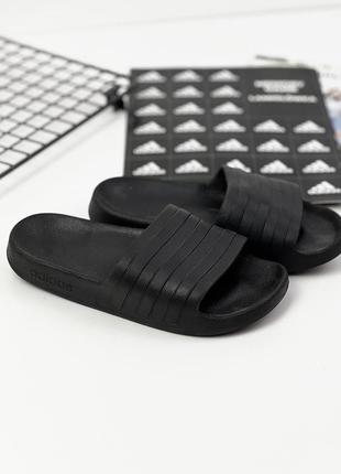 Шлепанцы adidas Originals πιάνει το vibe της εποχής