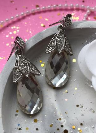 Серьги со стразами, длина 4 см( не темнеют)