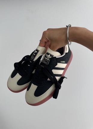 Кроссовки adidas