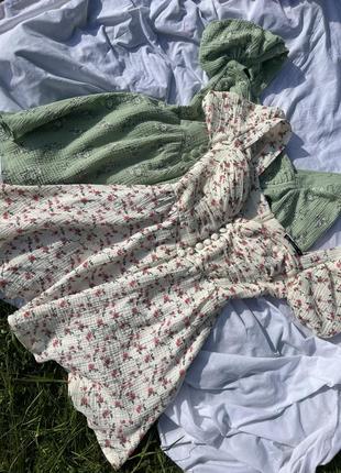 Короткое платье с цветами,цветочный принт,молочная,белая,корсетная,с корсетом2 фото