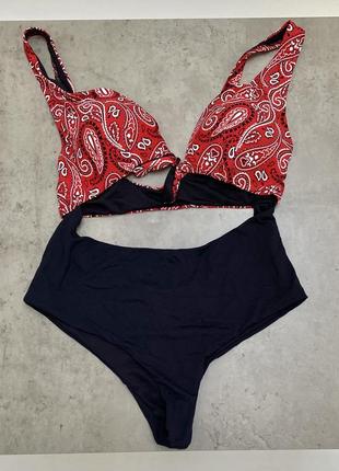 Calzedonia крутий оригінальний суцільний купальник