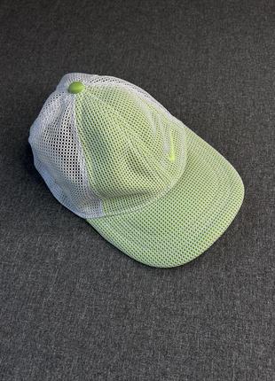 Детская кепка. бейсболка с логотипом. кепка