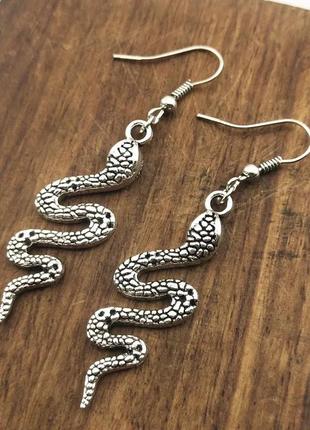 Сережки змійки кульчики змія