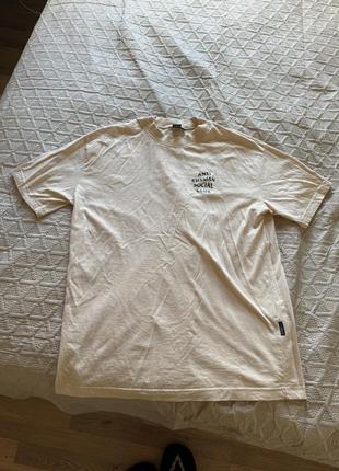 Патриотическая бежевая футболка оверсайз3 фото