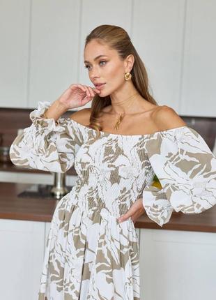 Легкое платье на резиночке, с разрезом на ноге🌸