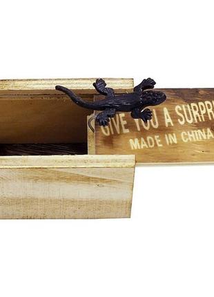 Прикол коробочка сюрприз-ящірка, 9х6х6 см