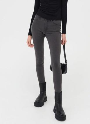 Джинси skinny жіночі sinsay 0593b-85j 36 сірі розмір 36