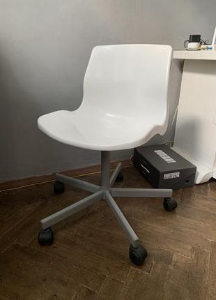 Стілець ikea