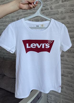 Белая футболка levis размер s