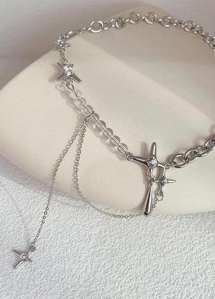 Прикраса оригінального фасону зі вставками y2k