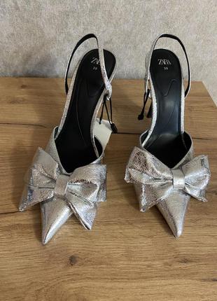 Новые эффектные шикарные серебристые мюли босоножки  39 р zara