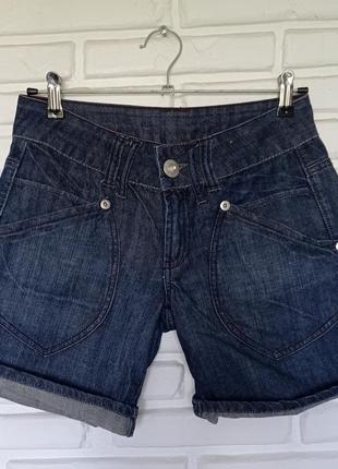 Шорти