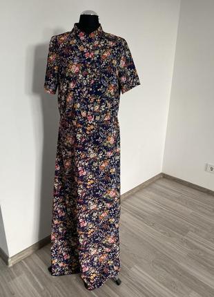 Платье длинно в цветочном орнаменте