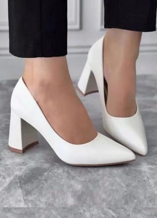 Белые туфли на каблуке, свадебные туфли 36-38,40р код 2279
